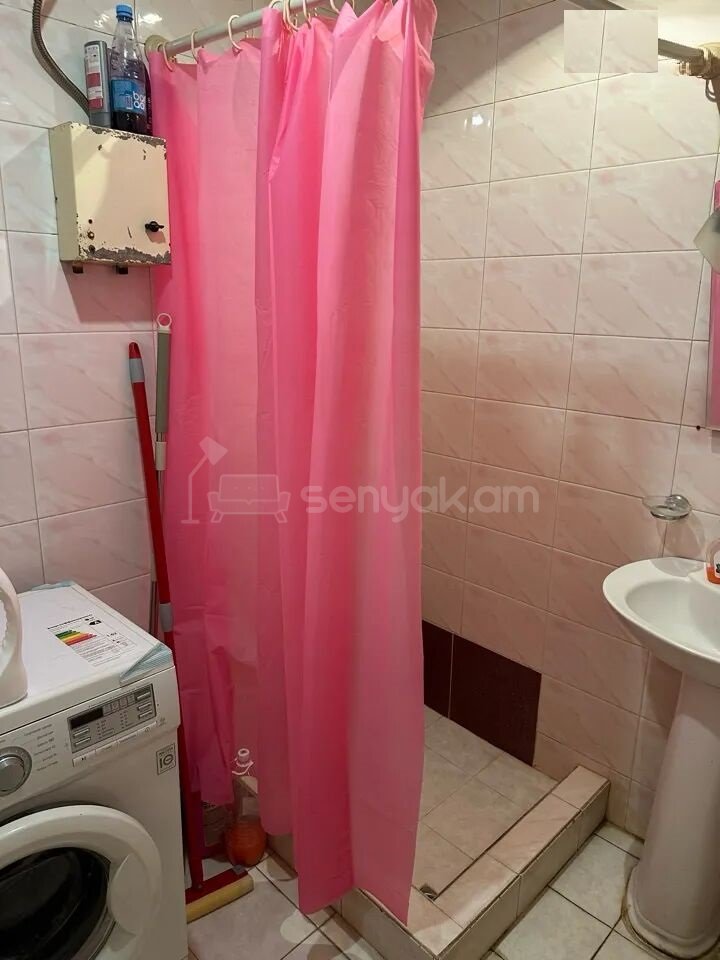 3 Սենյականոց Բնակարան, 80քմ, 2/9 հարկ, Նորմալ Վիճակում