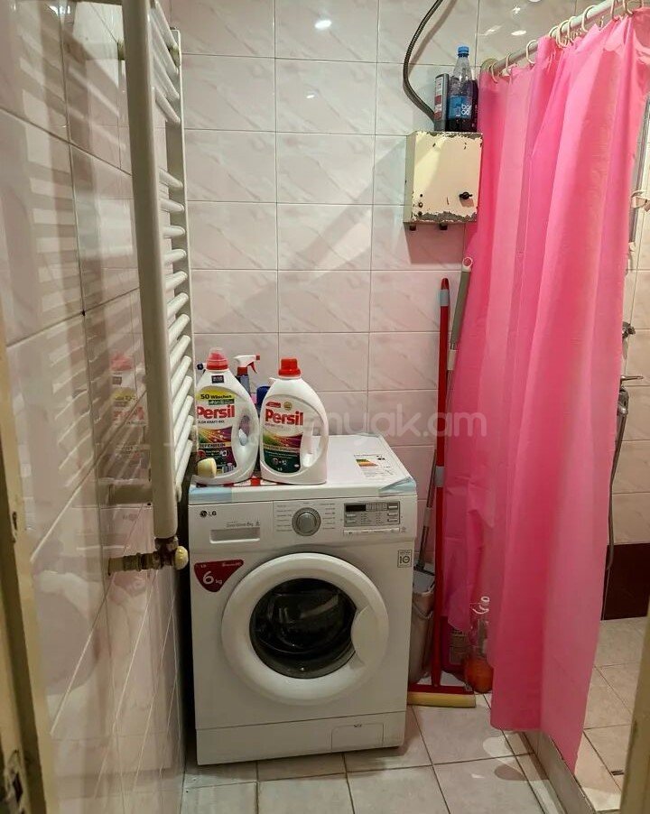 3 Սենյականոց Բնակարան, 80քմ, 2/9 հարկ, Նորմալ Վիճակում