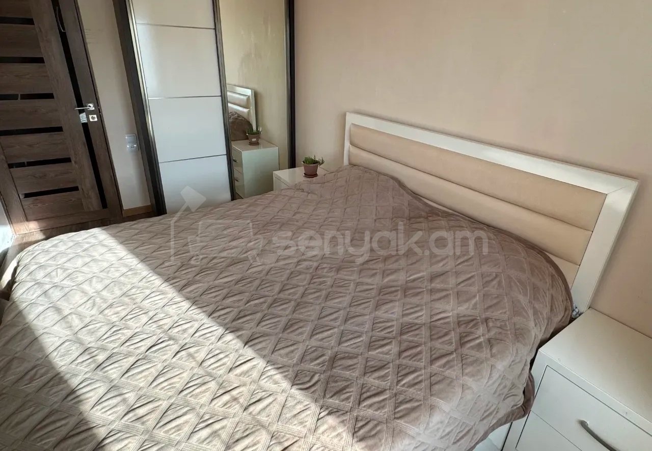 3 Սենյականոց Բնակարան Քարե Շենքում, 51քմ, 5/5 հարկ, Կապիտալ Վերանորոգված