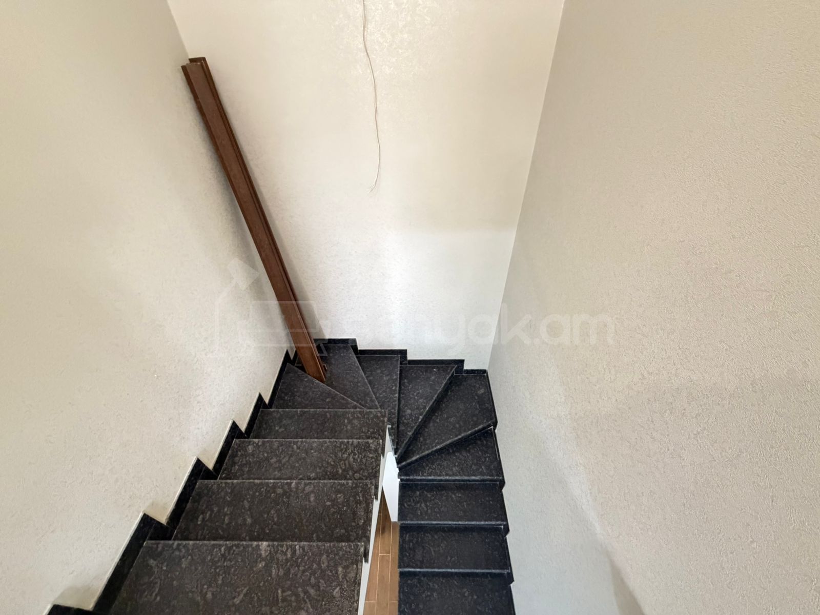 4 Սենյականոց Սեփական Տուն, 110քմ, Դիզայներական Վերանորոգված, Կահավորված, Ավտոտնակով