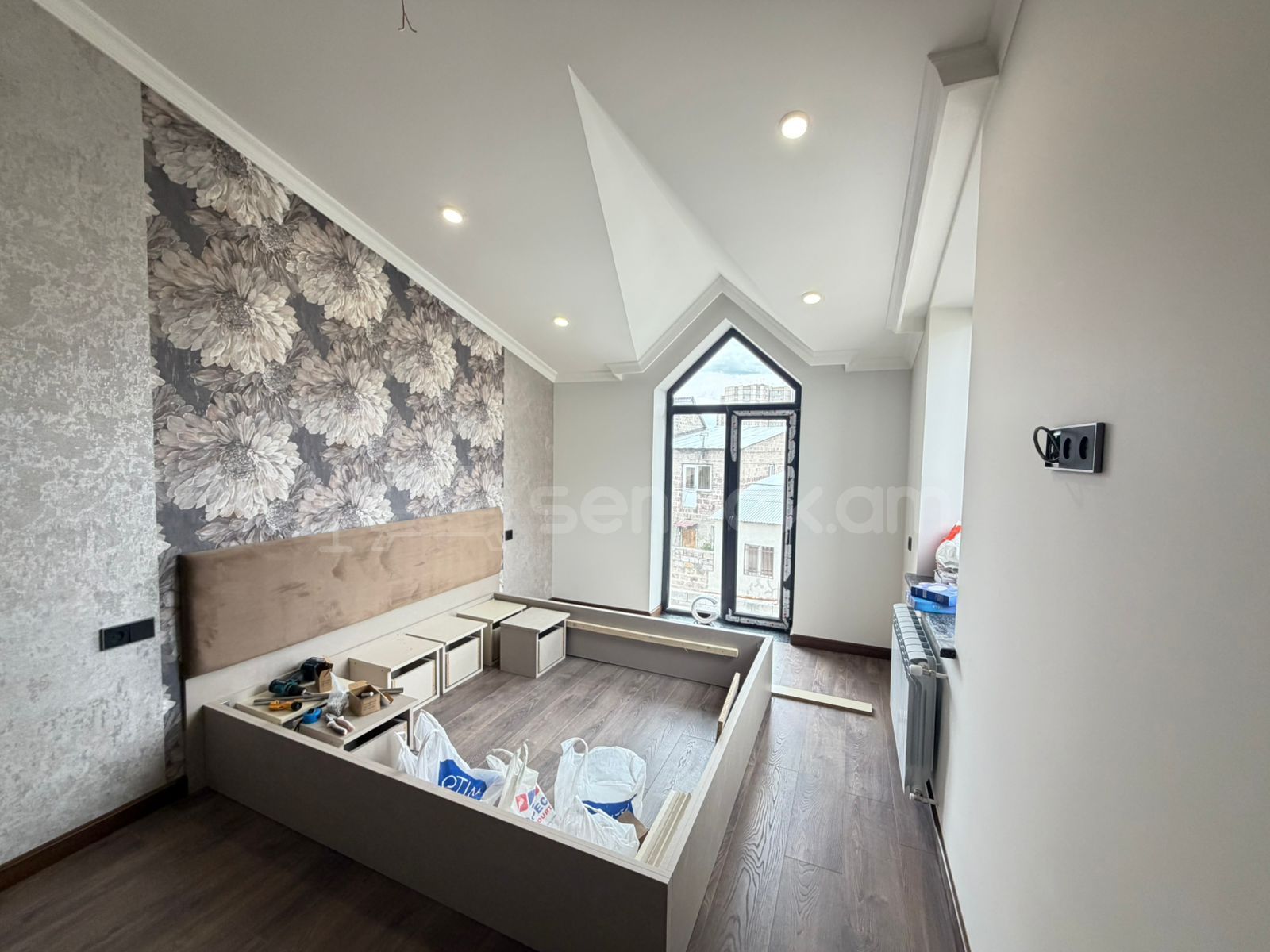 4 Սենյականոց Սեփական Տուն, 110քմ, Դիզայներական Վերանորոգված, Կահավորված, Ավտոտնակով