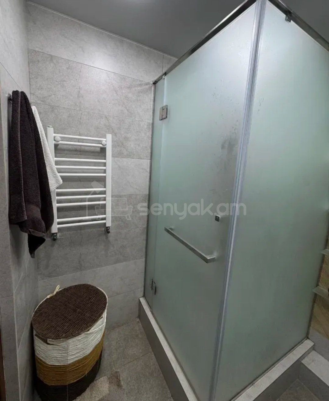 3 Սենյականոց Բնակարան Քարե Շենքում, 75քմ, 2/5 հարկ, Կապիտալ Վերանորոգված