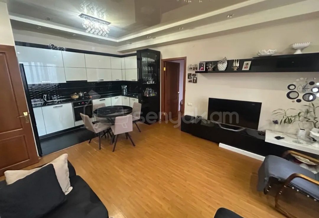 3 Սենյականոց Բնակարան, 72քմ, 4/10 հարկ, Կապիտալ Վերանորոգված