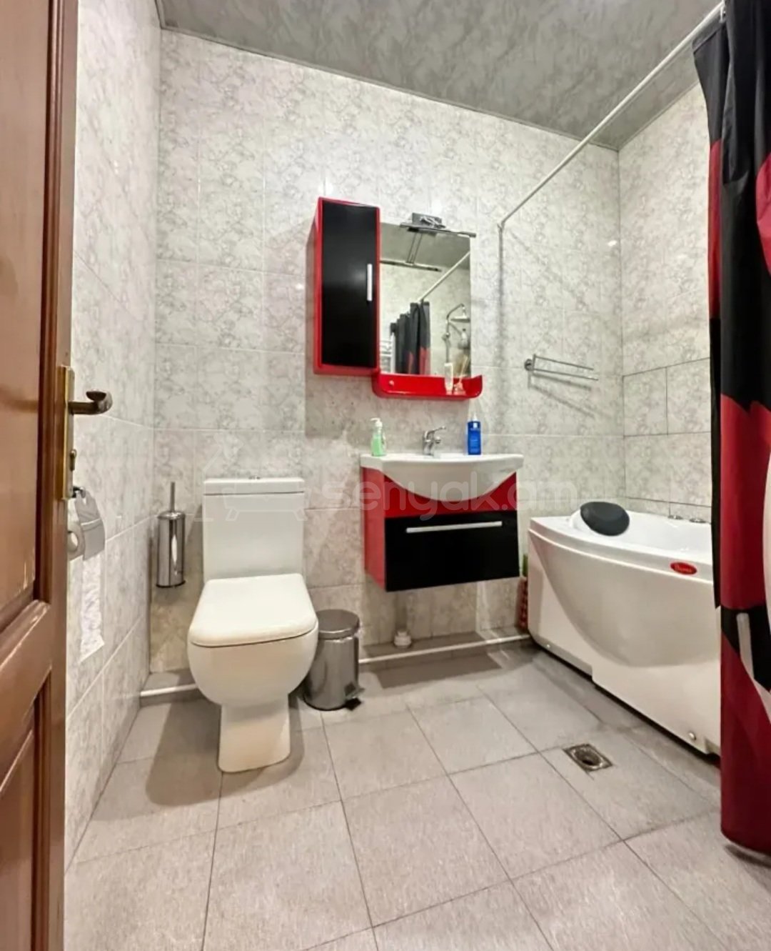 3 Սենյականոց Բնակարան, 72քմ, 4/10 հարկ, Կապիտալ Վերանորոգված