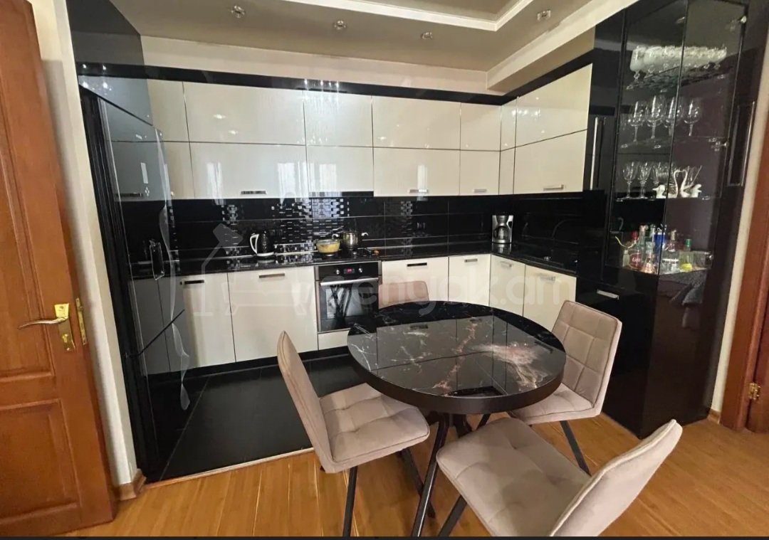 3 Սենյականոց Բնակարան, 72քմ, 4/10 հարկ, Կապիտալ Վերանորոգված