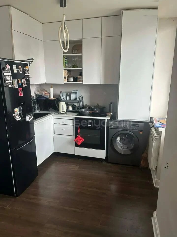 1 Սենյականոց Բնակարան Քարե Շենքում, 30քմ, 3/4 հարկ, Կապիտալ Վերանորոգված