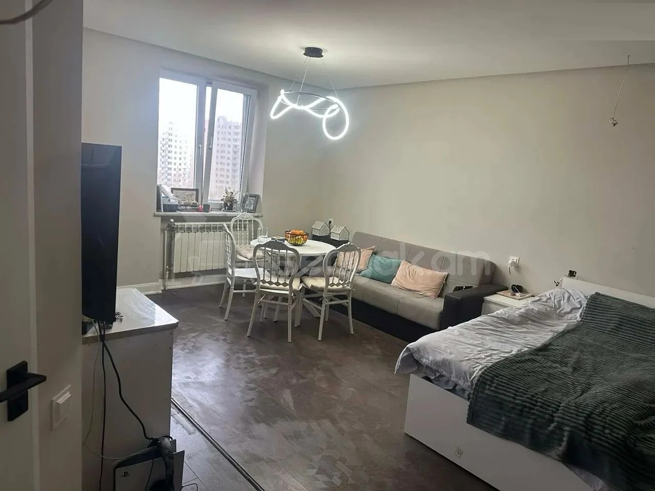 1 Սենյականոց Բնակարան Քարե Շենքում, 30քմ, 3/4 հարկ, Կապիտալ Վերանորոգված