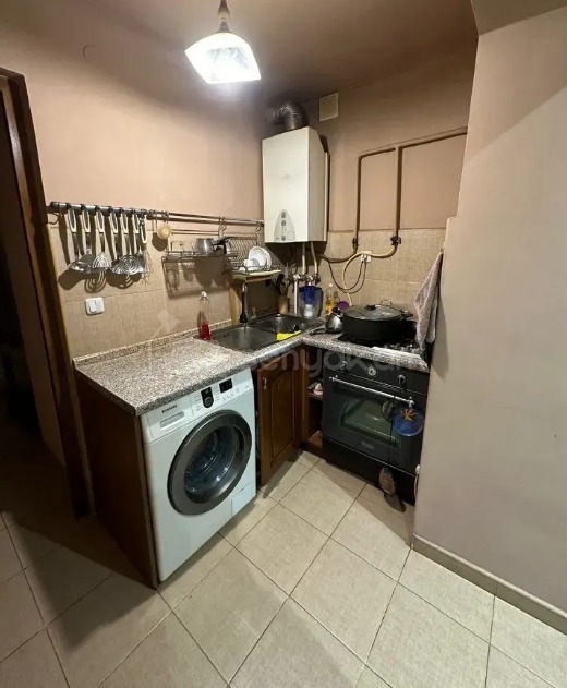 3 Սենյականոց Բնակարան Քարե Շենքում, 72քմ, 4/5 հարկ, Կապիտալ Վերանորոգված