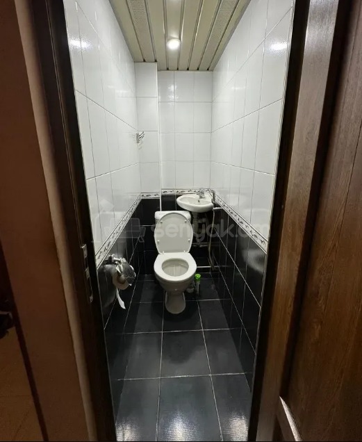 3 Սենյականոց Բնակարան Քարե Շենքում, 72քմ, 4/5 հարկ, Կապիտալ Վերանորոգված