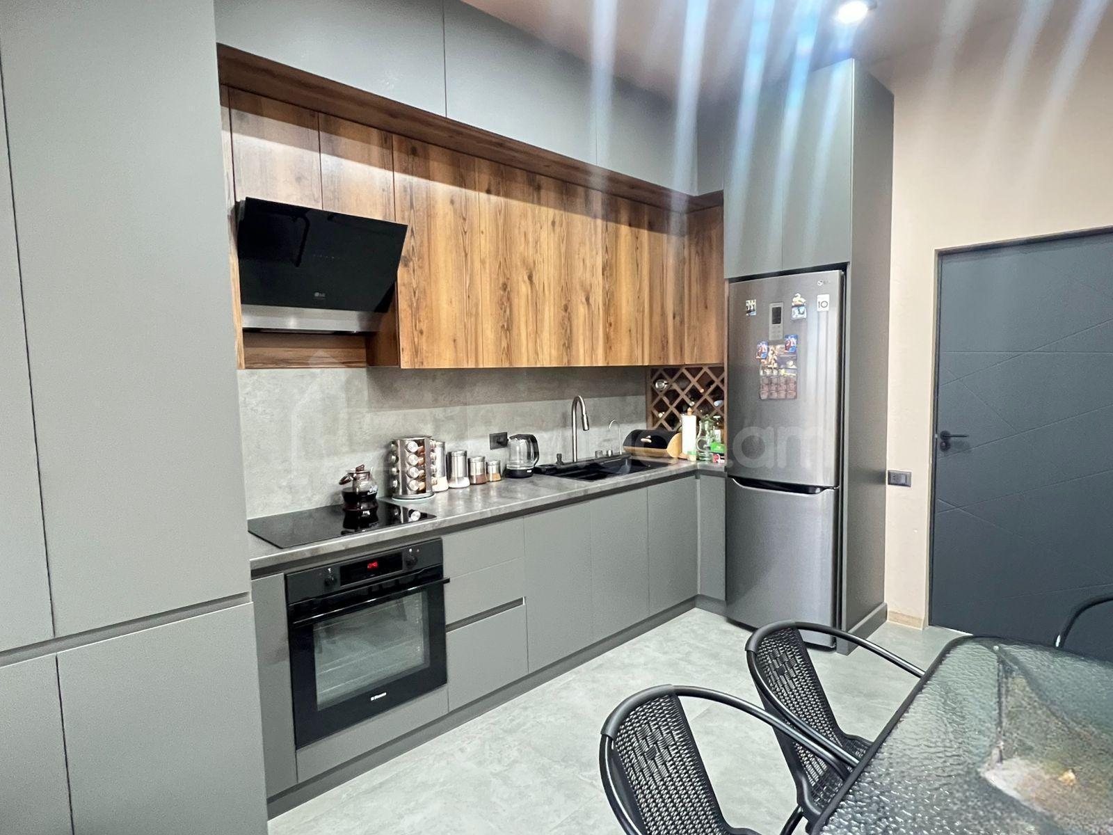 5 Սենյականոց Սեփական Տուն, 170քմ, Կապիտալ Վերանորոգված