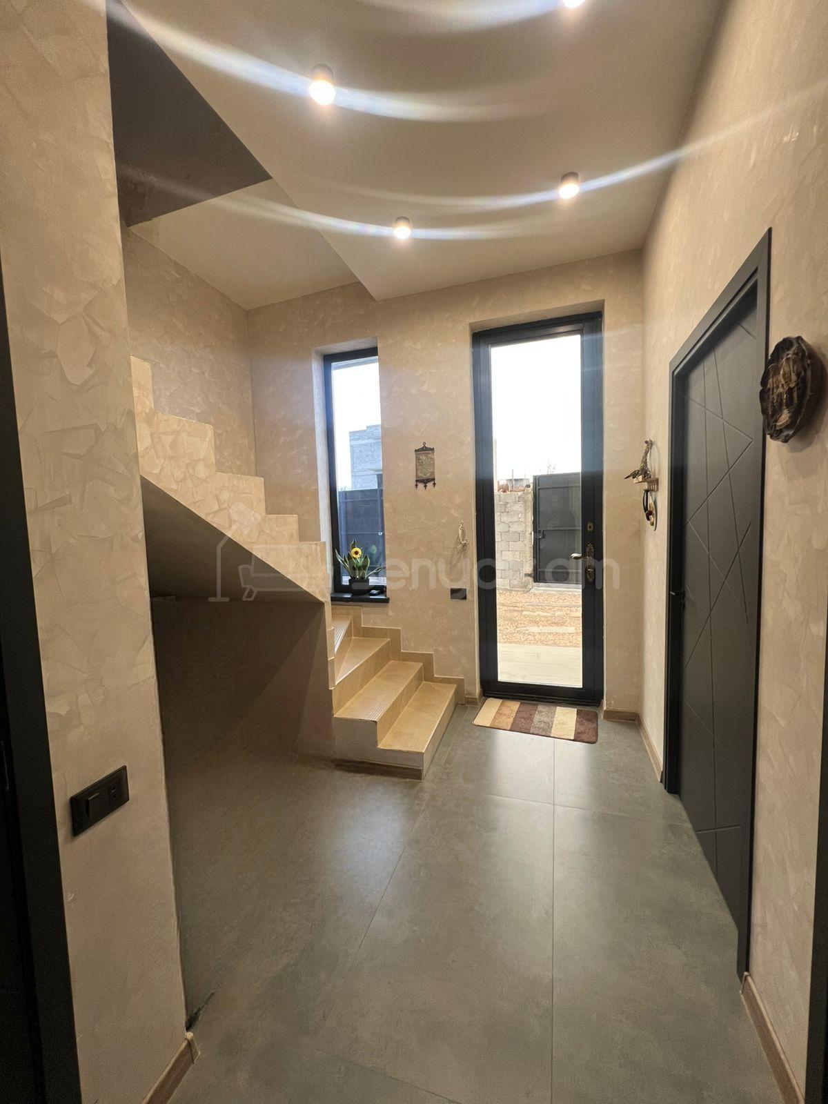 5 Սենյականոց Սեփական Տուն, 170քմ, Կապիտալ Վերանորոգված