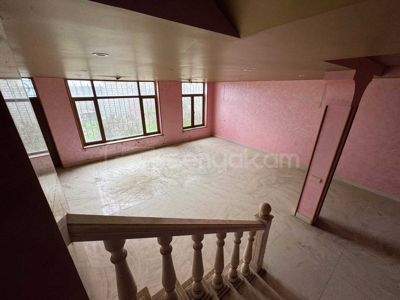 8 Սենյականոց Շքեղ Առանձնատուն, 425քմ, Լողավազանով, Ավտոտնակով