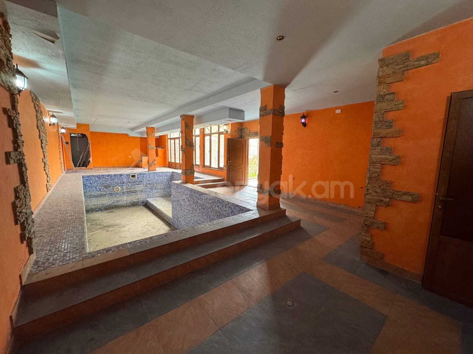 8 Սենյականոց Շքեղ Առանձնատուն, 425քմ, Լողավազանով, Ավտոտնակով