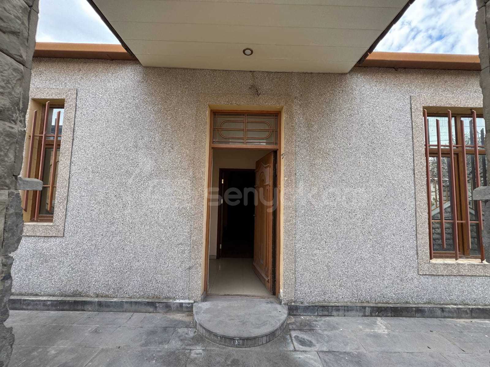 8 Սենյականոց Շքեղ Առանձնատուն, 425քմ, Լողավազանով, Ավտոտնակով