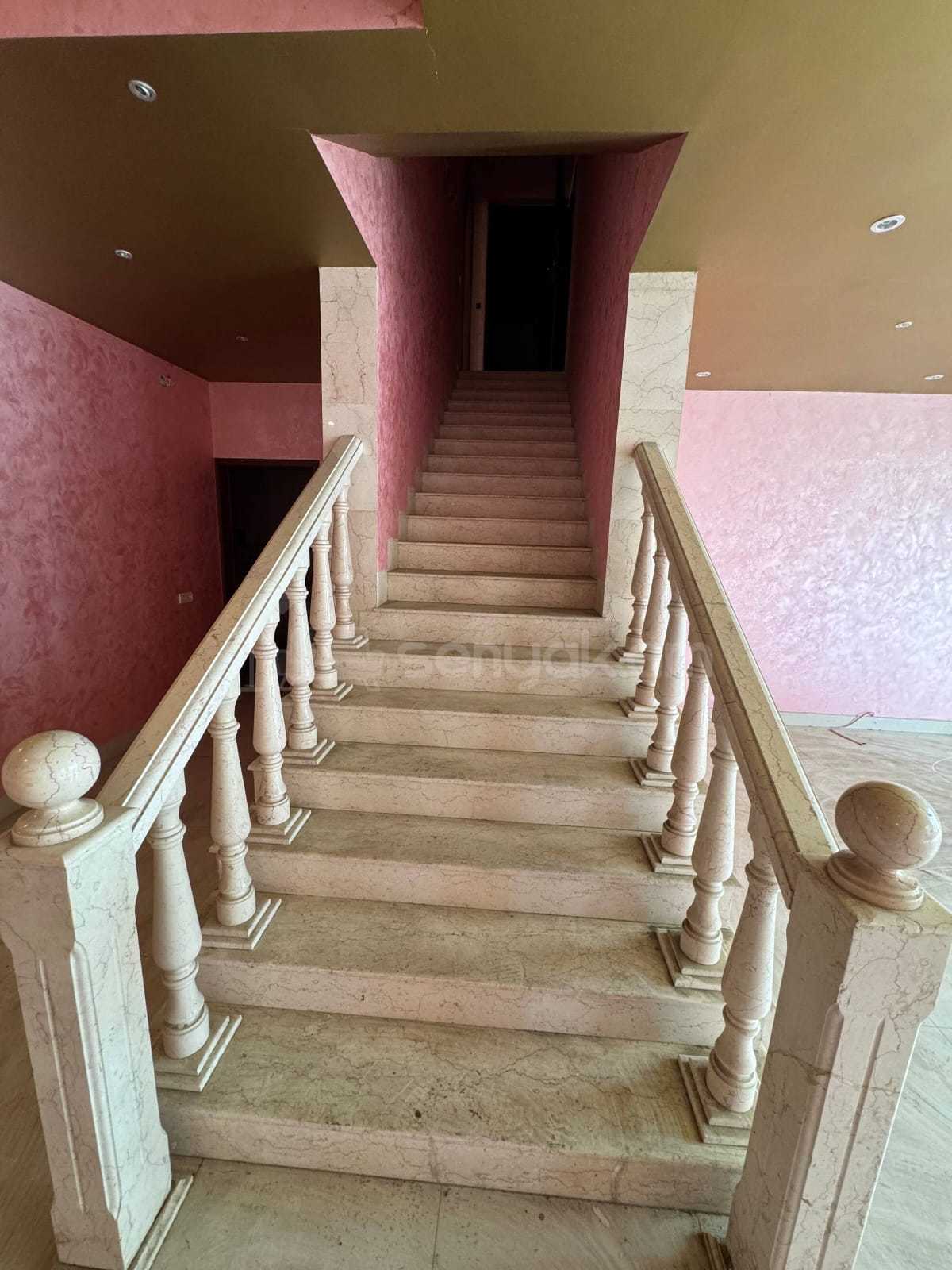 8 Սենյականոց Շքեղ Առանձնատուն, 425քմ, Լողավազանով, Ավտոտնակով