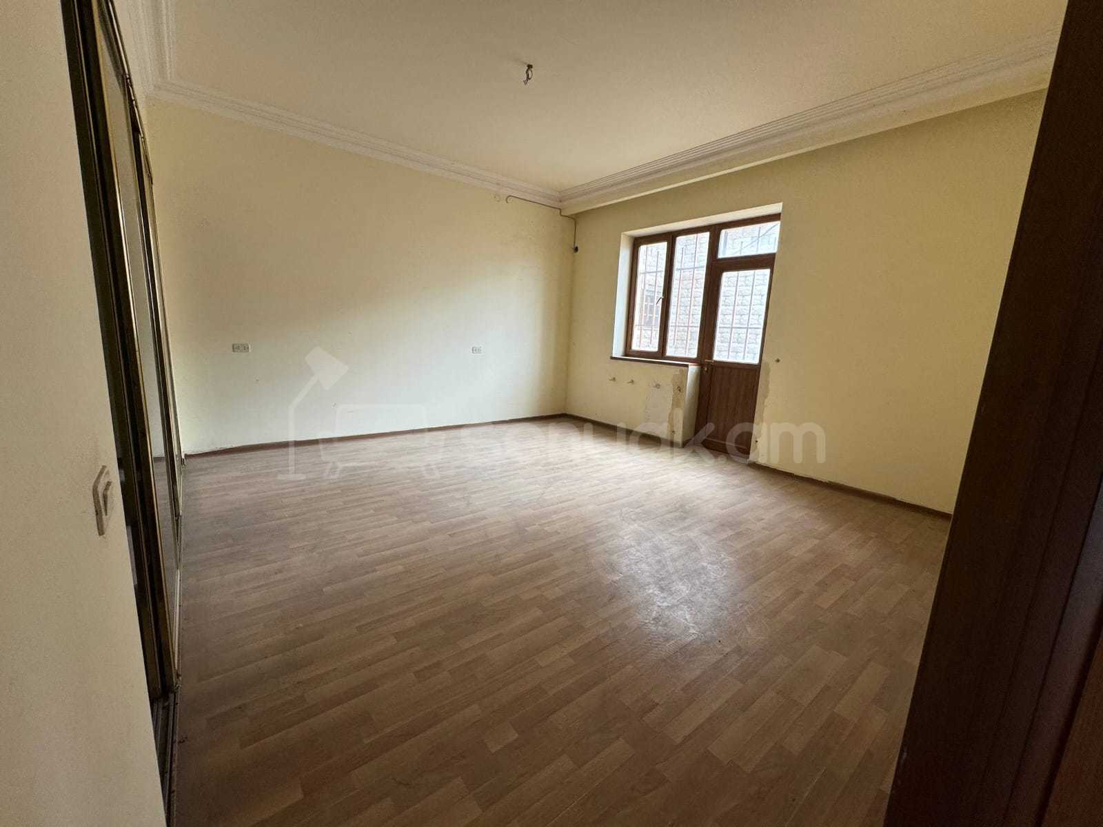 8 Սենյականոց Շքեղ Առանձնատուն, 425քմ, Լողավազանով, Ավտոտնակով