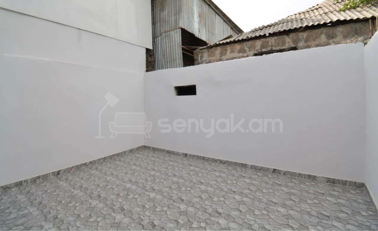 3 Սենյականոց Բնակարան Քարե Շենքում, 70քմ, 1/2 հարկ, Դիզայներական Վերանորոգված, Կահավորված