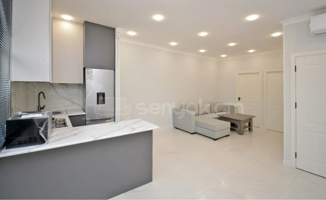 3 Սենյականոց Բնակարան Քարե Շենքում, 70քմ, 1/2 հարկ, Դիզայներական Վերանորոգված, Կահավորված