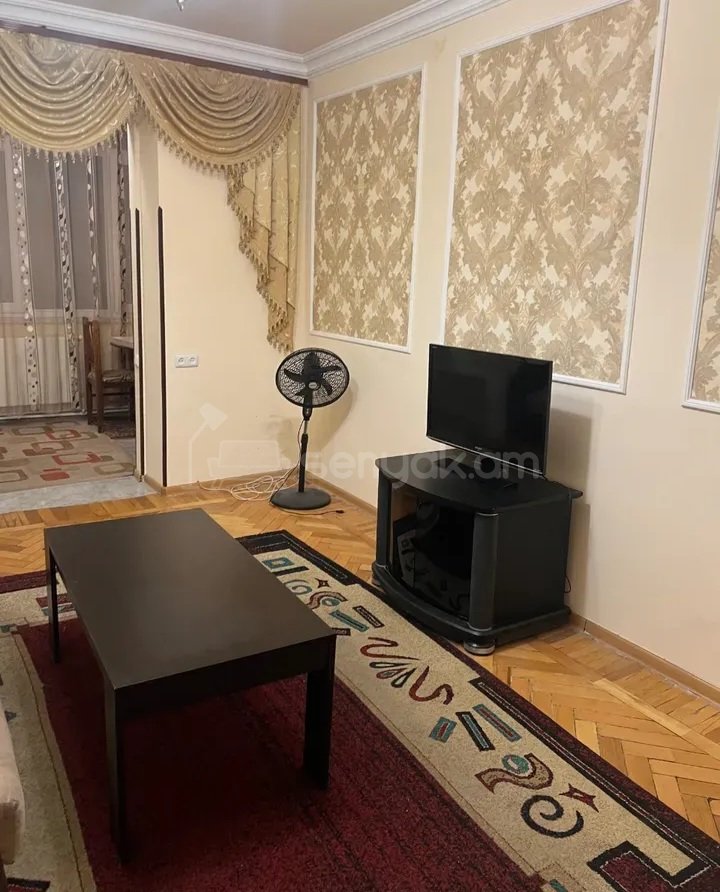 1 Սենյականոց Բնակարան Քարե Շենքում, 44քմ, 4/5 հարկ, Դիզայներական Վերանորոգված