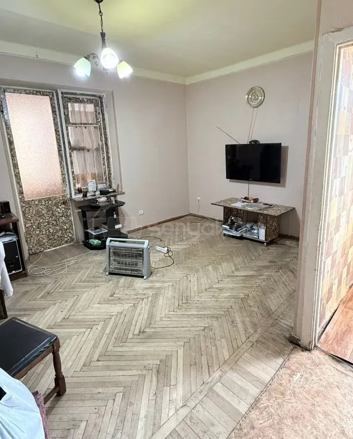 2 Սենյականոց Բնակարան Քարե Շենքում, 37քմ, 5/5 հարկ, Զրոյական Վիճակում