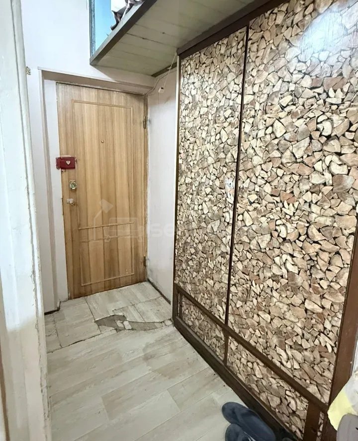 2 Սենյականոց Բնակարան Քարե Շենքում, 37քմ, 5/5 հարկ, Զրոյական Վիճակում