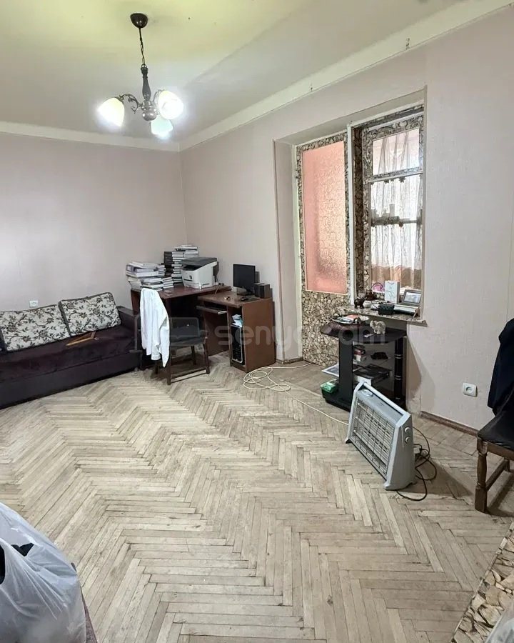 2 Սենյականոց Բնակարան Քարե Շենքում, 37քմ, 5/5 հարկ, Զրոյական Վիճակում