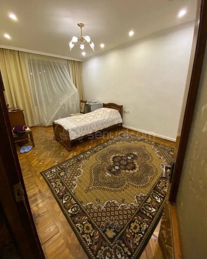 3 Սենյականոց Բնակարան Քարե Շենքում, 75քմ, 1/5 հարկ, Կոսմետիկ Վերանորոգված