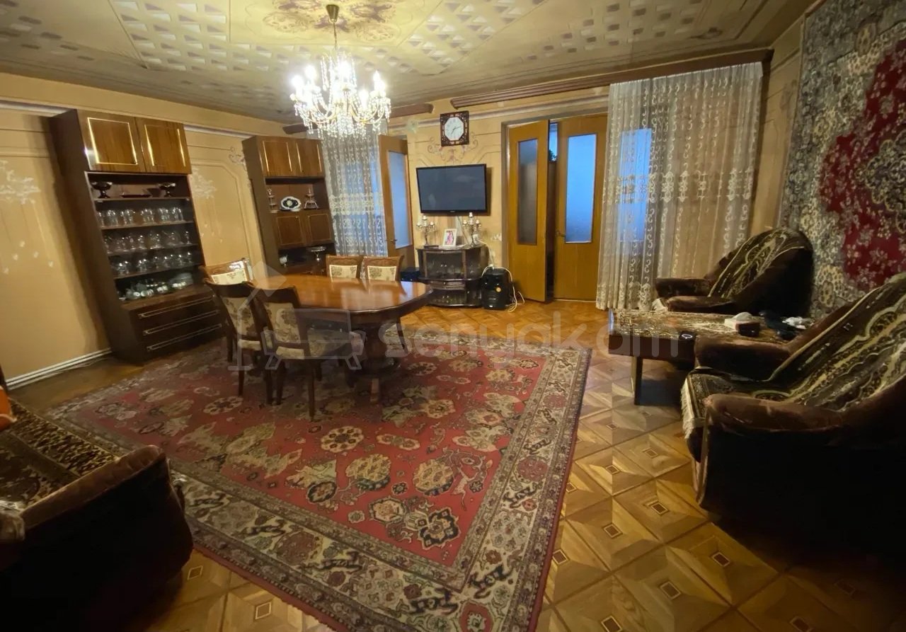 3 Սենյականոց Բնակարան Քարե Շենքում, 75քմ, 1/5 հարկ, Կոսմետիկ Վերանորոգված