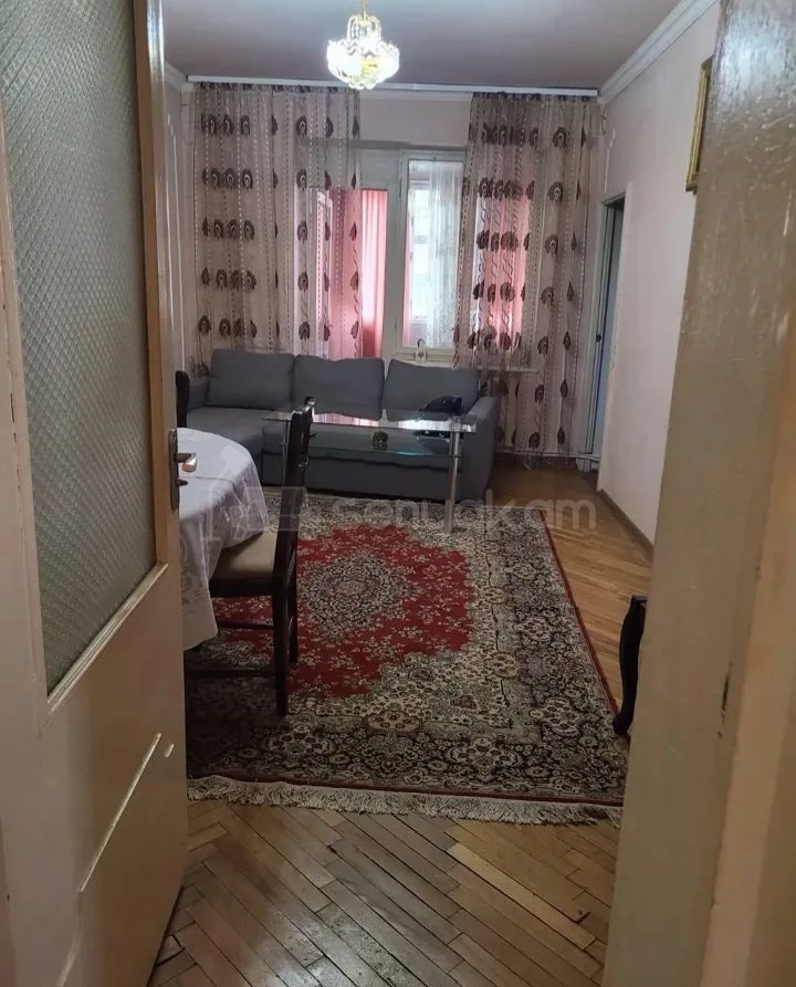 3 Սենյականոց Բնակարան Քարե Շենքում, 77քմ, 5/5 հարկ, Կոսմետիկ Վերանորոգված