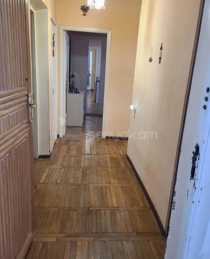 3 Սենյականոց Բնակարան Քարե Շենքում, 77քմ, 5/5 հարկ, Կոսմետիկ Վերանորոգված