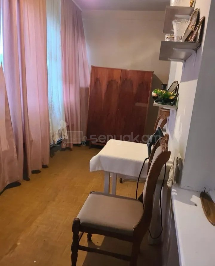 3 Սենյականոց Բնակարան Քարե Շենքում, 77քմ, 5/5 հարկ, Կոսմետիկ Վերանորոգված