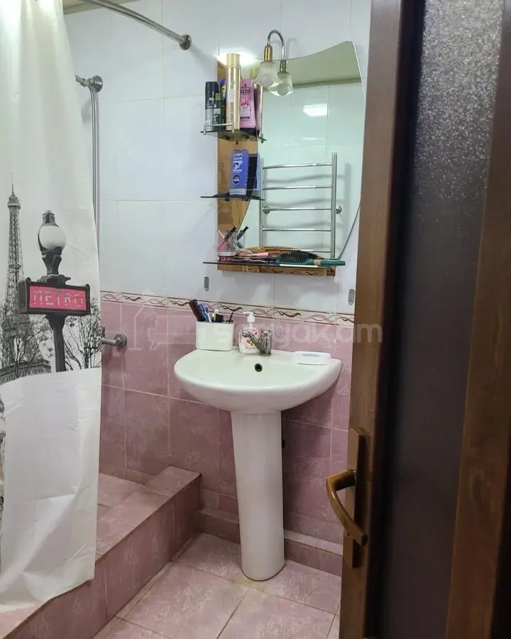 3 Սենյականոց Բնակարան Քարե Շենքում, 77քմ, 5/5 հարկ, Կոսմետիկ Վերանորոգված