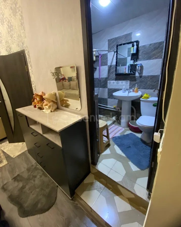 2 Սենյականոց Բնակարան Քարե Շենքում, 33քմ, 4/4 հարկ, Կապիտալ Վերանորոգված