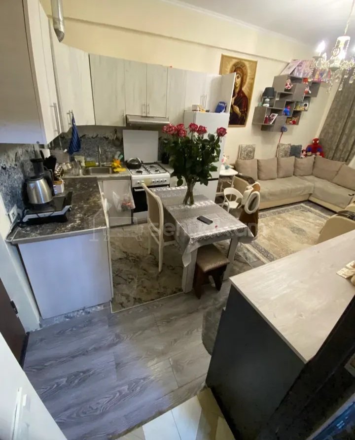 2 Սենյականոց Բնակարան Քարե Շենքում, 33քմ, 4/4 հարկ, Կապիտալ Վերանորոգված