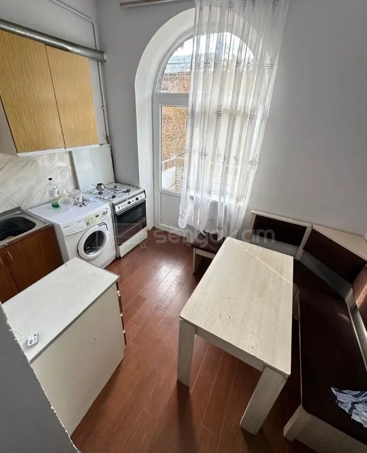 1 Սենյականոց Բնակարան Քարե Շենքում, 35քմ, 3/4 հարկ, Կոսմետիկ Վերանորոգված, Կահավորված