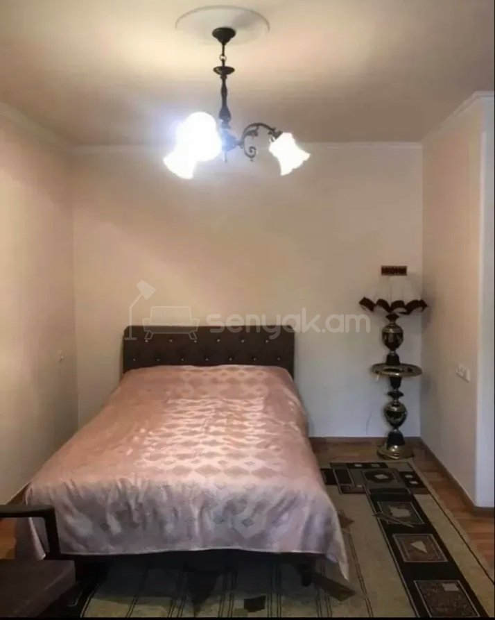 1 Սենյականոց Բնակարան Քարե Շենքում, 32քմ, 2/5 հարկ, Կոսմետիկ Վերանորոգված, Կահավորված