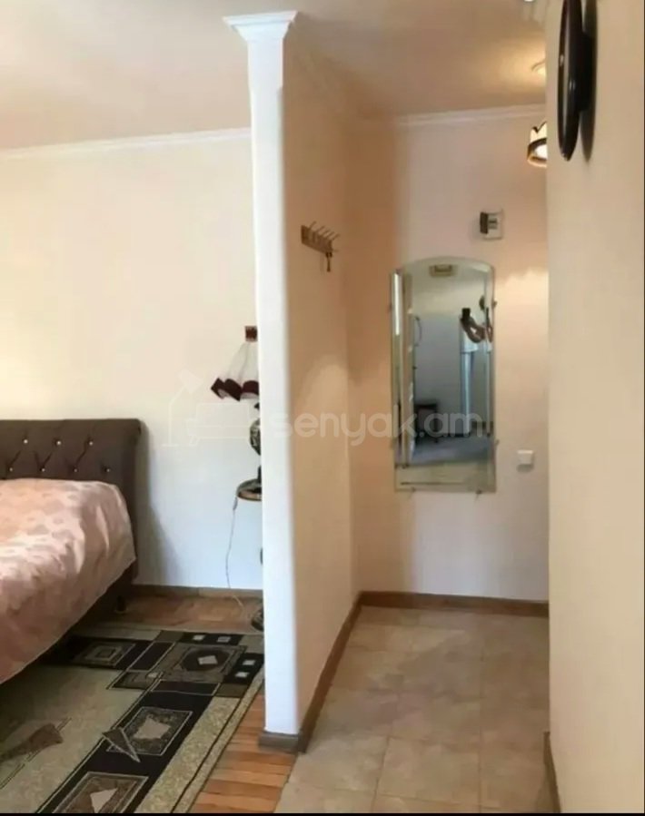 1 Սենյականոց Բնակարան Քարե Շենքում, 32քմ, 2/5 հարկ, Կոսմետիկ Վերանորոգված, Կահավորված