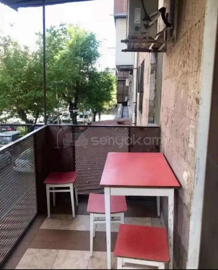 1 Սենյականոց Բնակարան Քարե Շենքում, 32քմ, 2/5 հարկ, Կոսմետիկ Վերանորոգված, Կահավորված