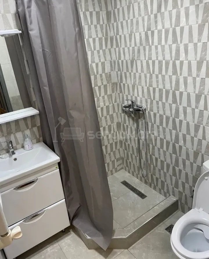 1 Սենյականոց Բնակարան Քարե Շենքում, 38քմ, 5/5 հարկ, Կապիտալ Վերանորոգված, Կահավորված