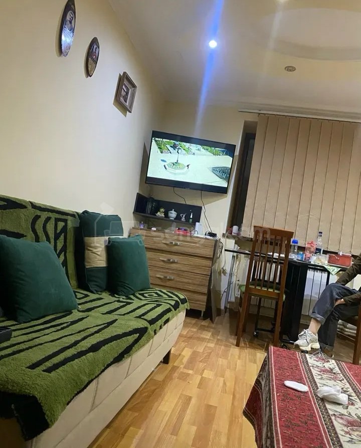 1 Սենյականոց Բնակարան Քարե Շենքում, 32քմ, 1/5 հարկ, Կոսմետիկ Վերանորոգված, Կահավորված