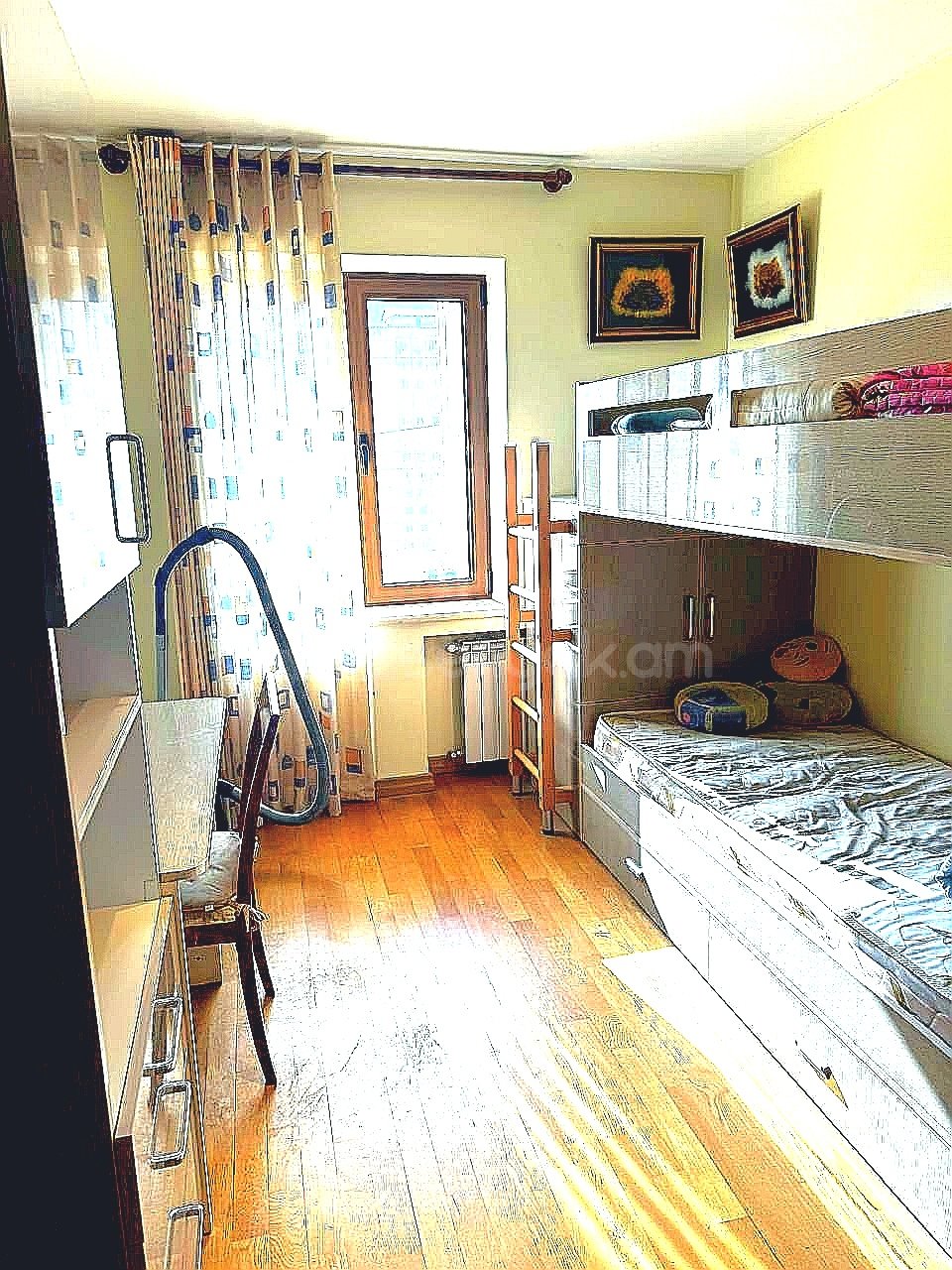 3 Սենյականոց Բնակարան Քարե Շենքում, 80քմ, 4/5 հարկ, Դիզայներական Վերանորոգված