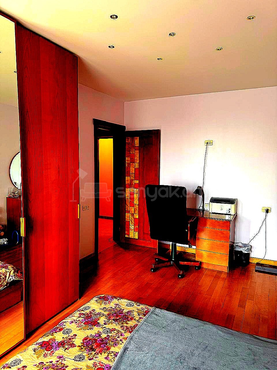 3 Սենյականոց Բնակարան Քարե Շենքում, 80քմ, 4/5 հարկ, Դիզայներական Վերանորոգված