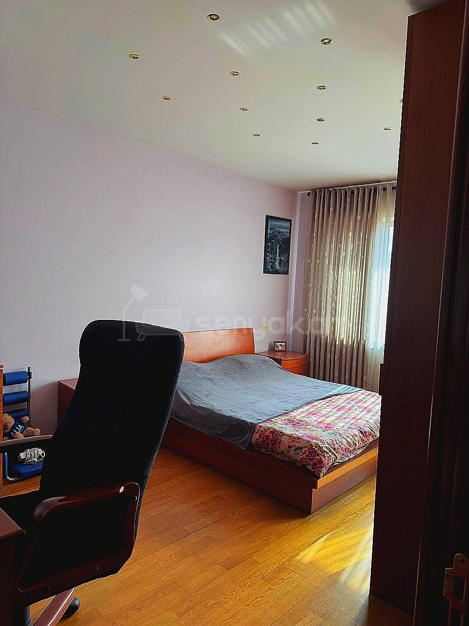 3 Սենյականոց Բնակարան Քարե Շենքում, 80քմ, 4/5 հարկ, Դիզայներական Վերանորոգված