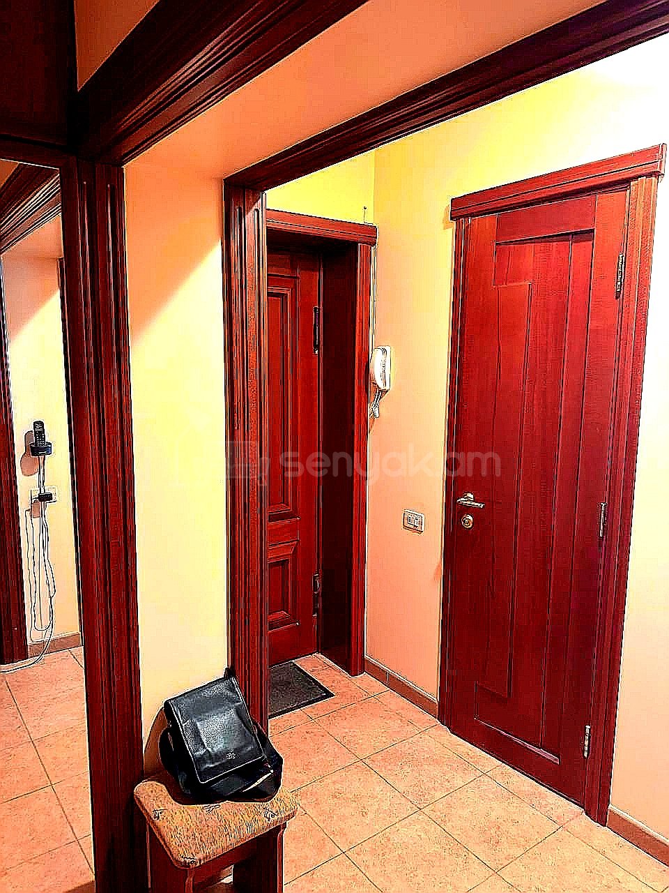 3 Սենյականոց Բնակարան Քարե Շենքում, 80քմ, 4/5 հարկ, Դիզայներական Վերանորոգված