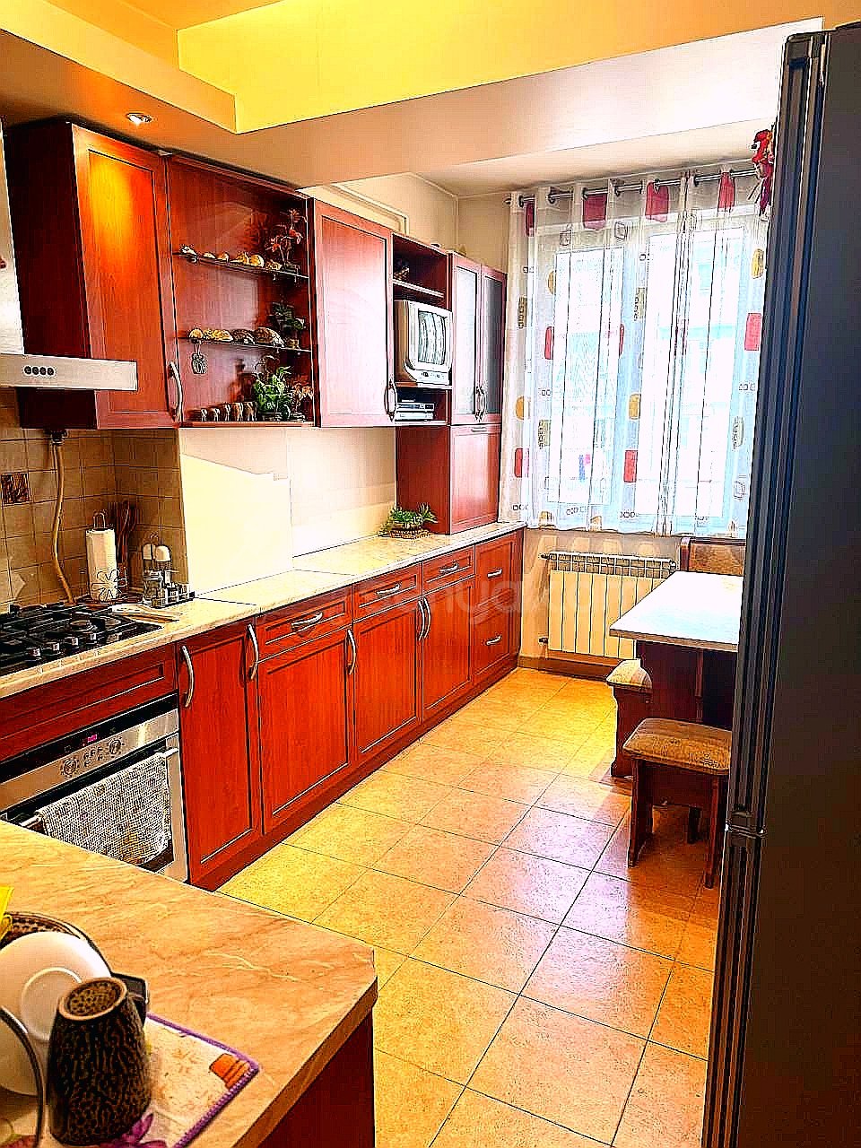 3 Սենյականոց Բնակարան Քարե Շենքում, 80քմ, 4/5 հարկ, Դիզայներական Վերանորոգված