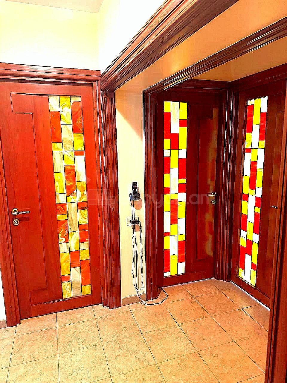 3 Սենյականոց Բնակարան Քարե Շենքում, 80քմ, 4/5 հարկ, Դիզայներական Վերանորոգված