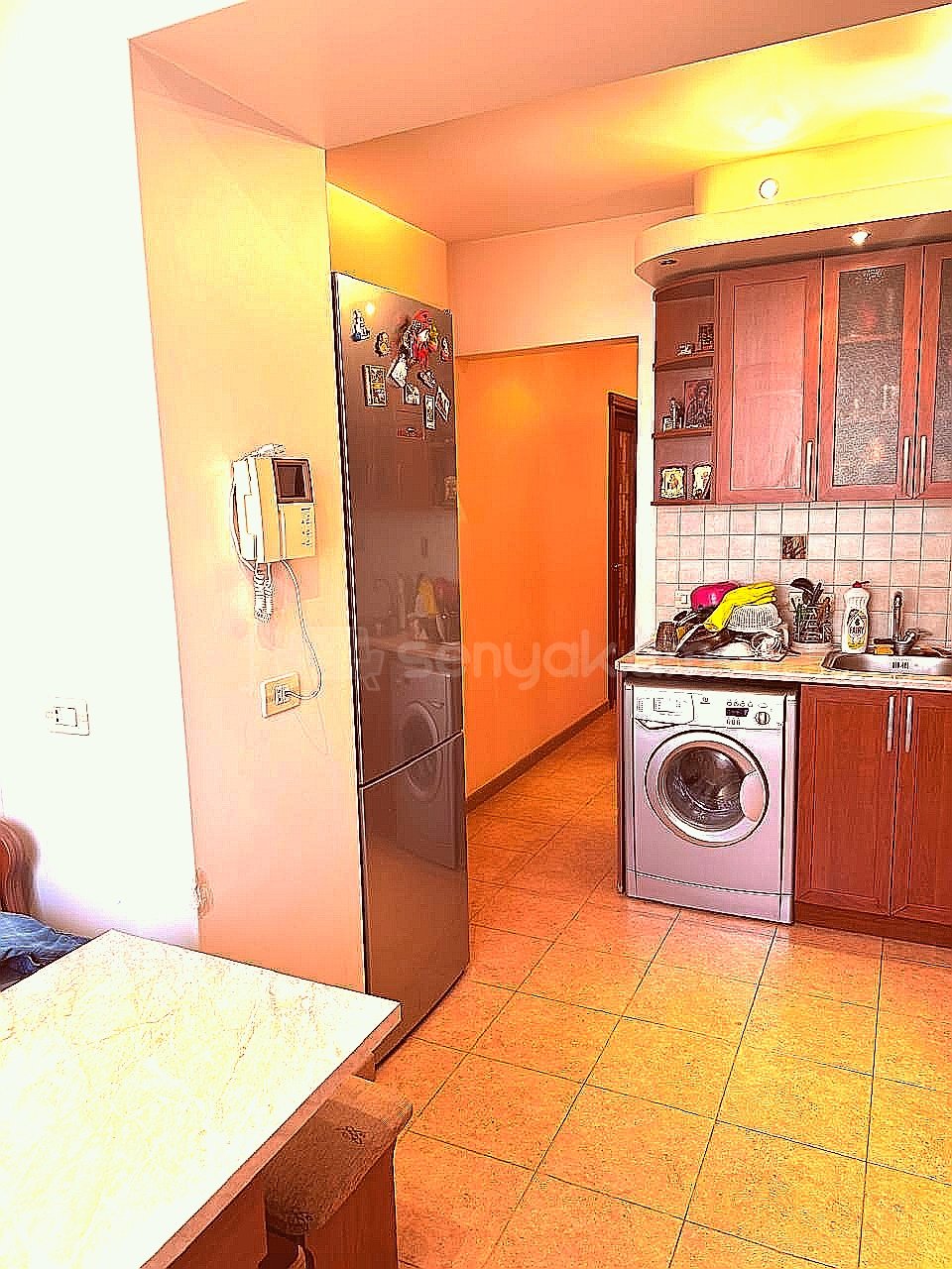 3 Սենյականոց Բնակարան Քարե Շենքում, 80քմ, 4/5 հարկ, Դիզայներական Վերանորոգված