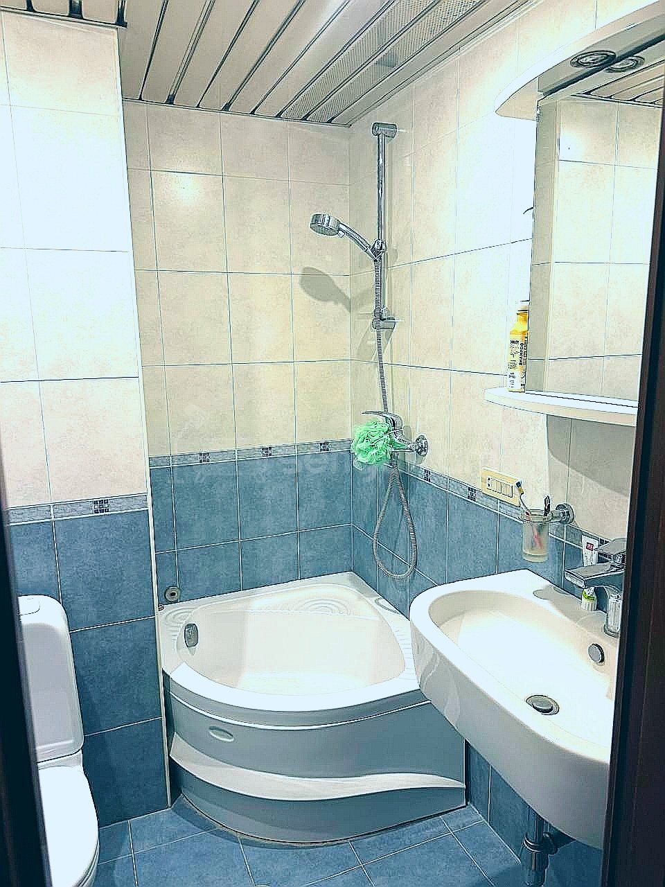 3 Սենյականոց Բնակարան Քարե Շենքում, 80քմ, 4/5 հարկ, Դիզայներական Վերանորոգված