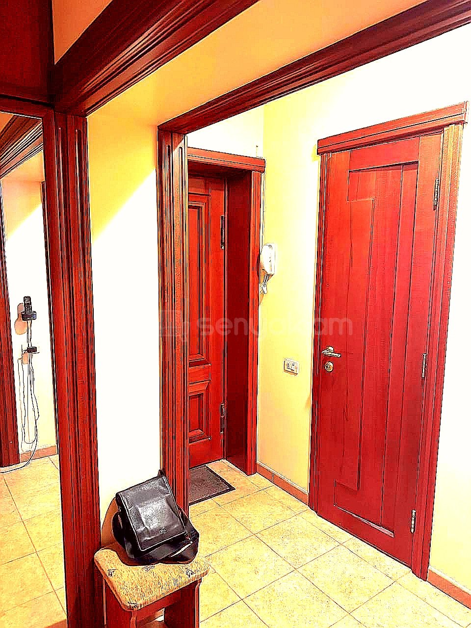 3 Սենյականոց Բնակարան Քարե Շենքում, 80քմ, 4/5 հարկ, Դիզայներական Վերանորոգված