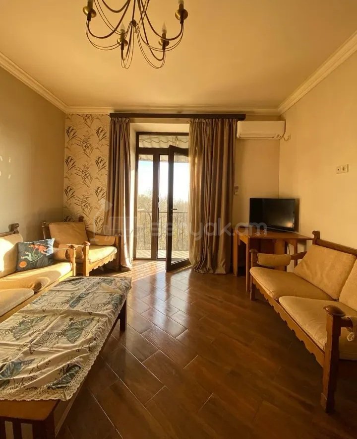 2 Սենյականոց Բնակարան Քարե Շենքում, 40քմ, 5/5 հարկ, Դիզայներական Վերանորոգված, Կահավորված